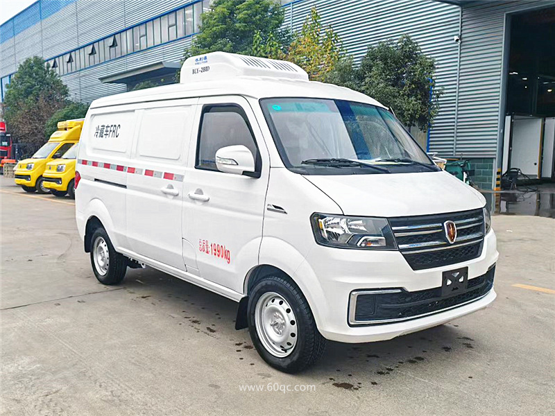 金杯新海獅面包冷藏車