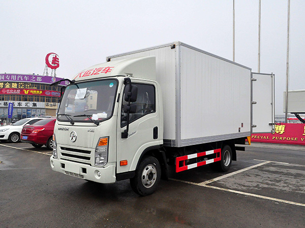 大運4.05米貨廂冷藏車