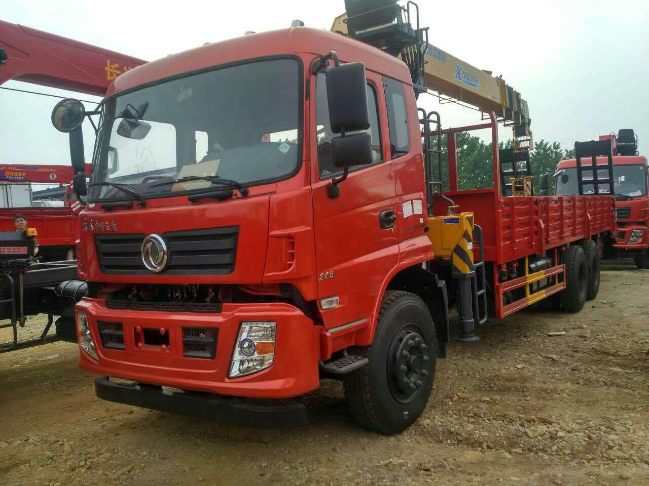 東風(fēng)廂長8.5米隨車吊 東風(fēng)廂長8.5米隨車吊