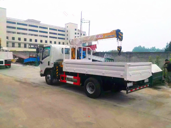 小型大運(yùn)3.2噸藍(lán)牌隨車(chē)吊 小型大運(yùn)3.2噸藍(lán)牌隨車(chē)吊