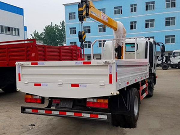 小型大運(yùn)3.2噸藍(lán)牌隨車(chē)吊 小型大運(yùn)3.2噸藍(lán)牌隨車(chē)吊