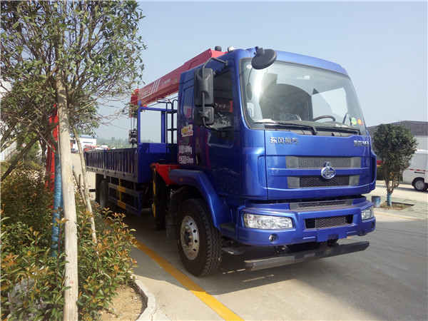 東風柳汽乘龍8噸隨車吊