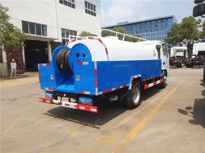 東風(fēng)多利卡5噸高壓清洗車