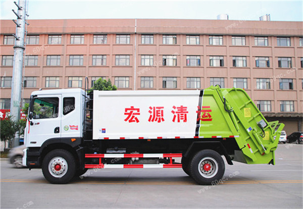 東風(fēng)多利卡D9壓縮垃圾車(chē)
