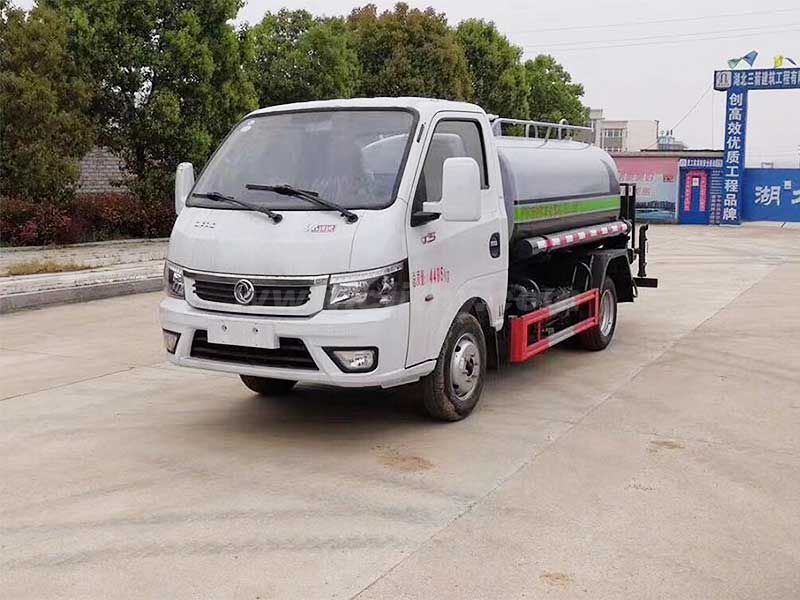 東風(fēng)途逸藍牌灑水車