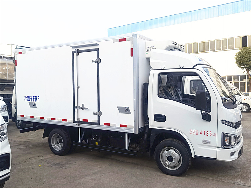 躍進(jìn)福星S80冷藏車(chē)