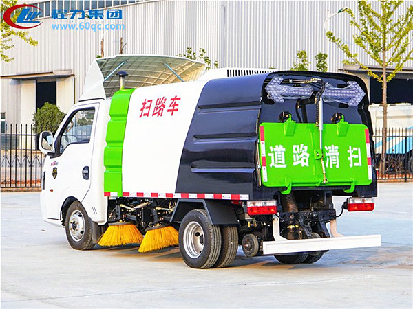 東風途逸3方掃路車