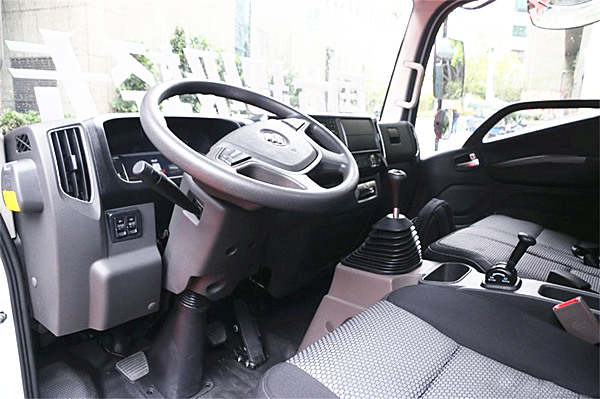 福田歐馬可藍(lán)牌國六冷藏車