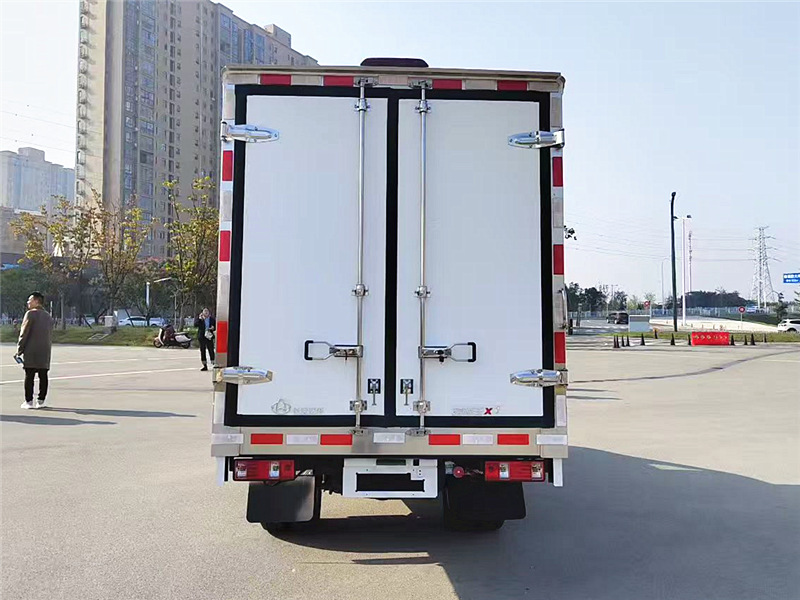 長安跨越X1后雙輪冷藏車 長安跨越X1后雙輪冷藏車