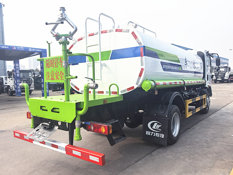 東風(fēng)華神9噸灑水車