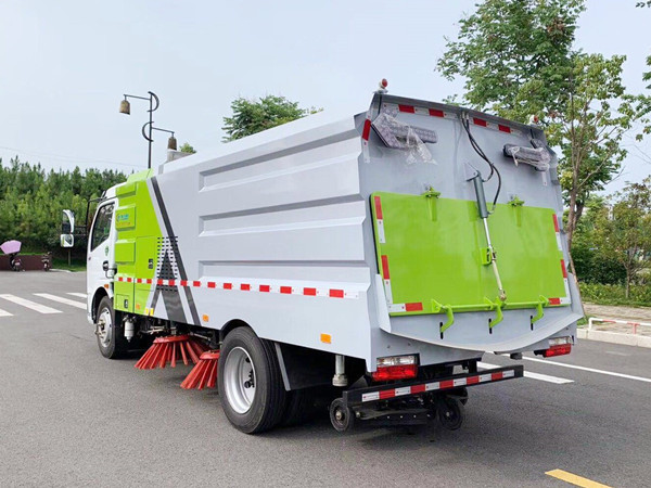 東風凱普特8方國六掃路車