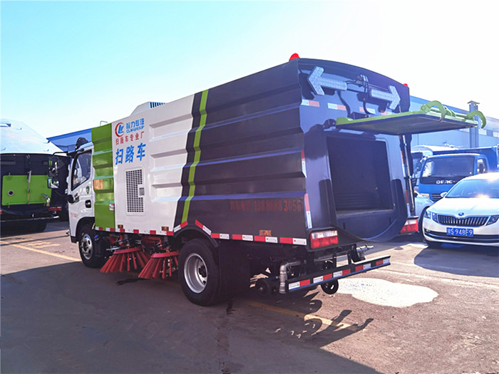 國六東風多利卡5方掃路車