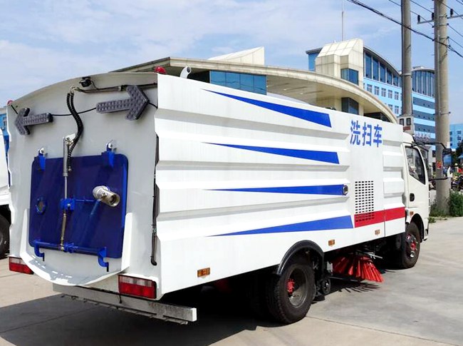 東風(fēng)多利卡洗掃車