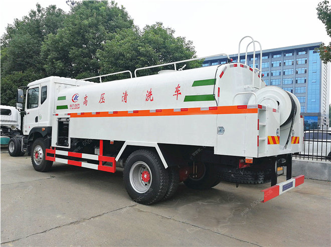 東風多利卡10噸高壓清洗車