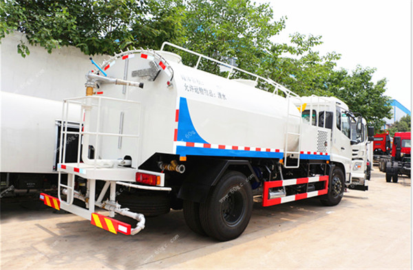 天錦高壓路面清洗車