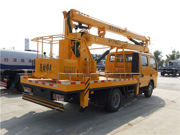 東風(fēng)D6高空作業(yè)車