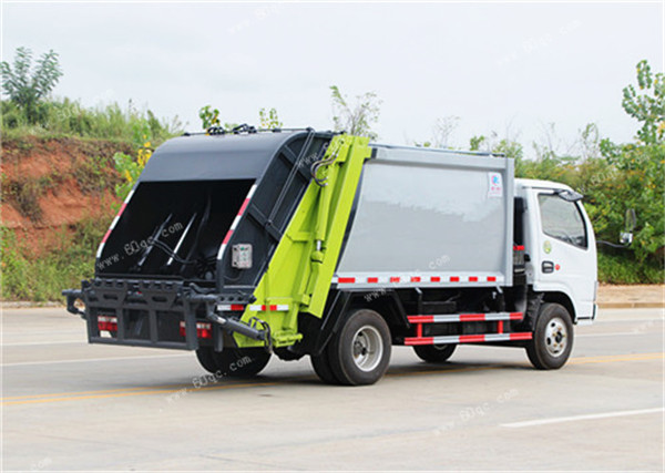 東風(fēng)小多利卡壓縮垃圾車