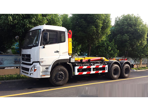 東風(fēng)天龍后雙橋16方鉤臂式垃圾車(chē)