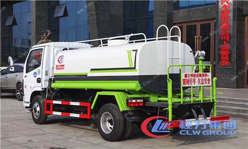 國(guó)六東風(fēng)小多利卡5噸灑水車(chē)