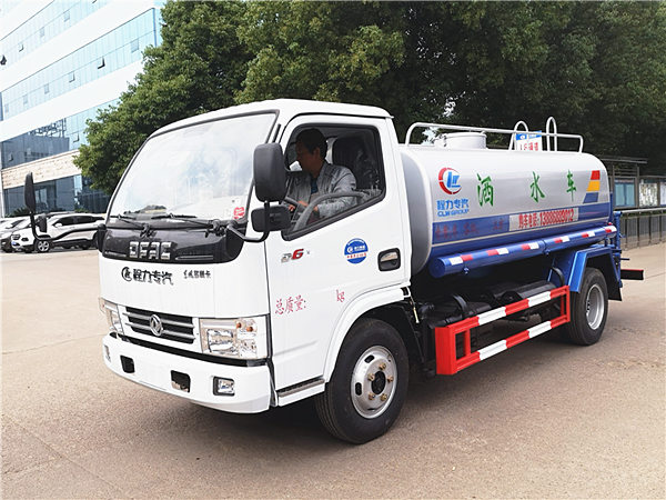 5噸東風多利卡國五灑水車