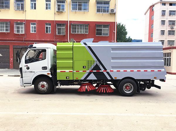 程力掃路車